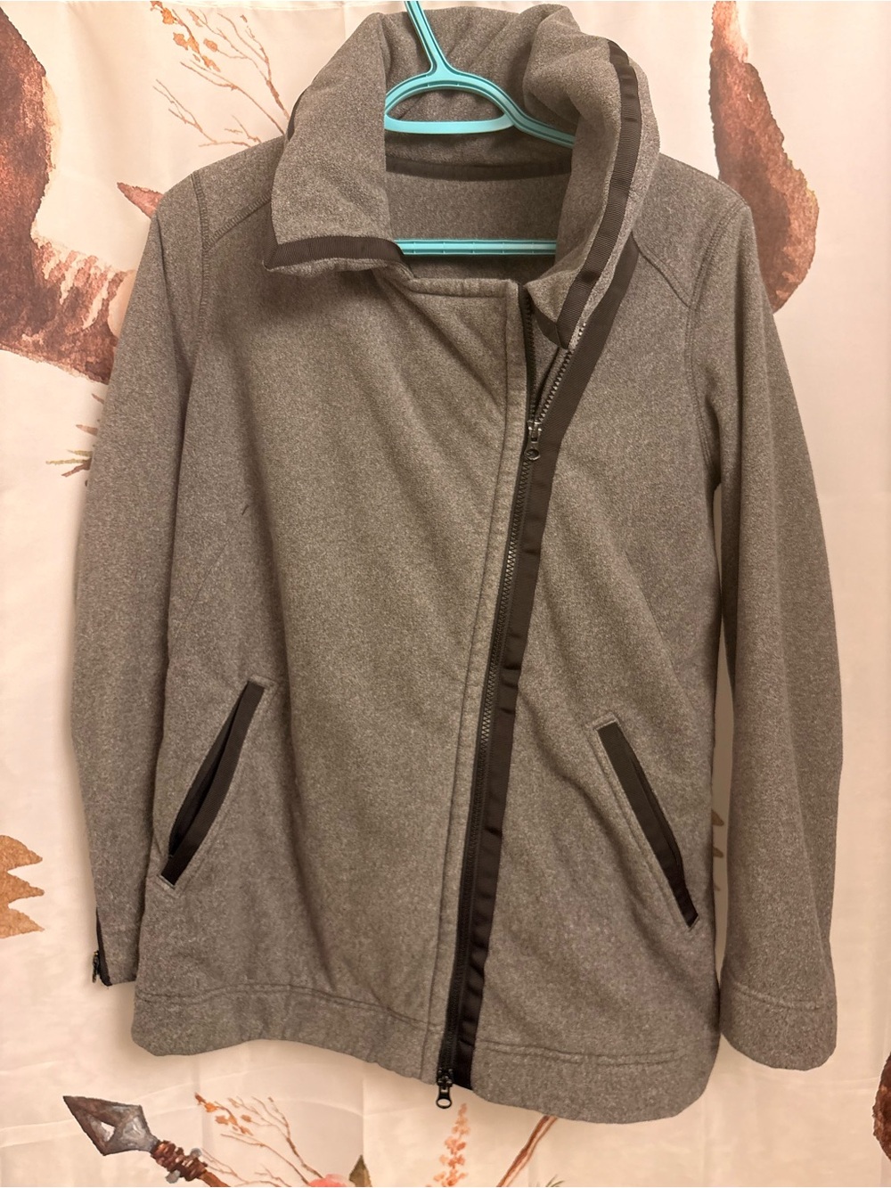 Size 6 lululemon Women’s Gray Asymmetrical Zip Jacket